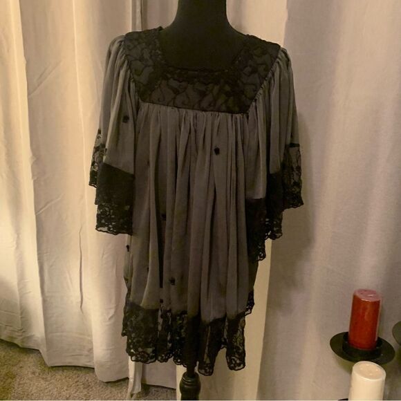 American Glamour by Badgley Mischa Sheer  Lace Top - Picture 8 of 13